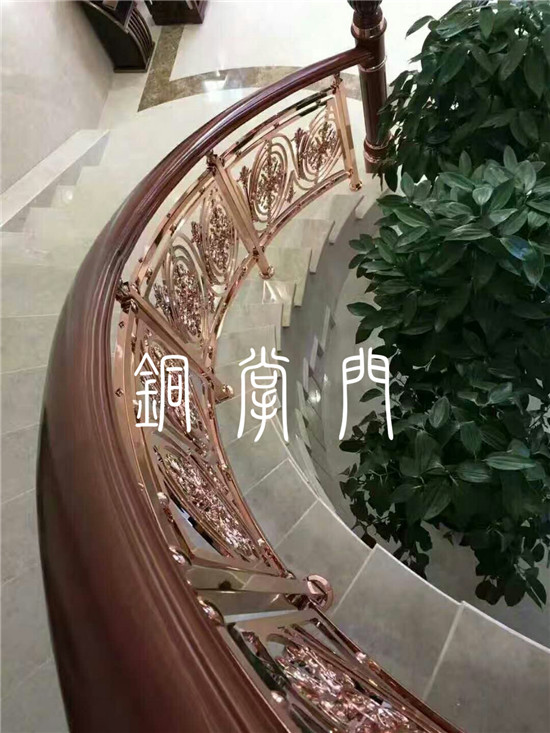 銅欄杆生鏽的真原因