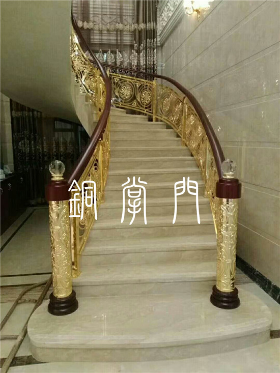 銅樓梯